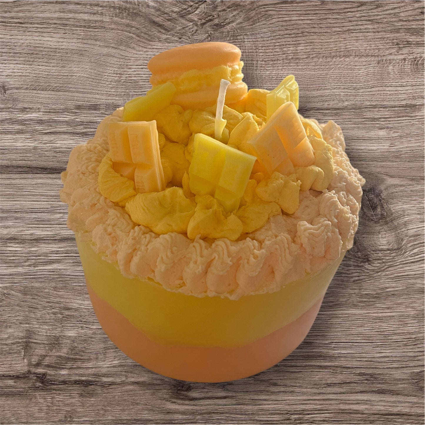 Pâtisserie bougie saveur citron orange